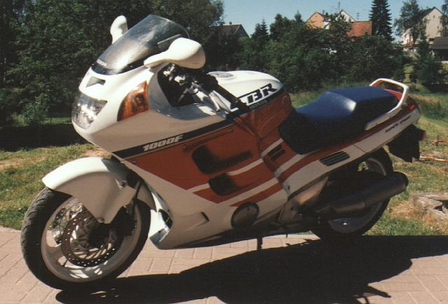 CBR 1000F SC24.JPG